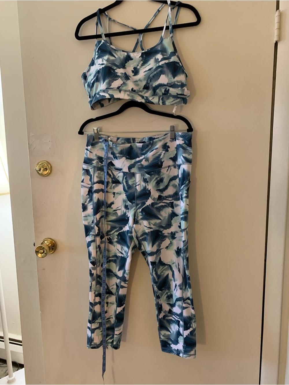 Green Leaf-Print womens Active Capri with pocket and sports bra set both XL
